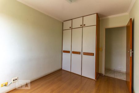 Quarto 1 de apartamento à venda com 2 quartos, 57m² em Vila Lúcia, São Paulo