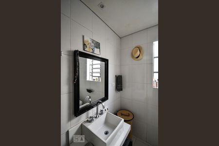 Casa à venda com 240m², 3 quartos e 2 vagasBanheiro