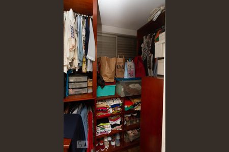 Apartamento à venda com 197m², 4 quartos e 3 vagasCloset