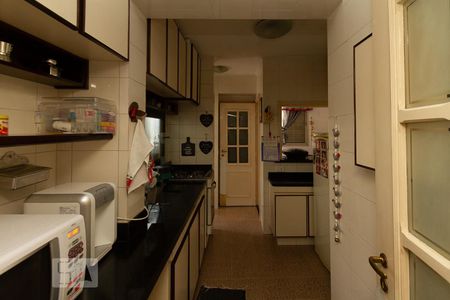 Apartamento à venda com 197m², 4 quartos e 3 vagasCozinha