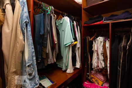 Apartamento à venda com 197m², 4 quartos e 3 vagasCloset