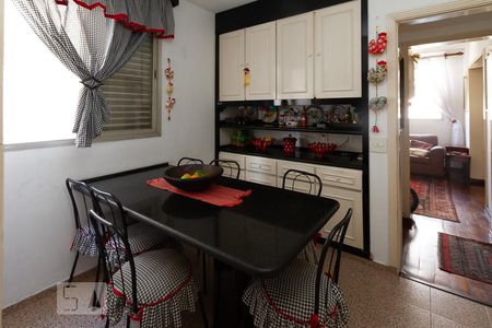 Apartamento à venda com 197m², 4 quartos e 3 vagasCopa