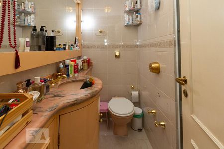 Apartamento à venda com 197m², 4 quartos e 3 vagasBanheiro