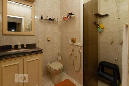 Apartamento à venda com 197m², 4 quartos e 3 vagasBanheiro de Suíte