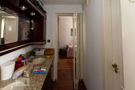 Apartamento à venda com 197m², 4 quartos e 3 vagasBanheiro Social
