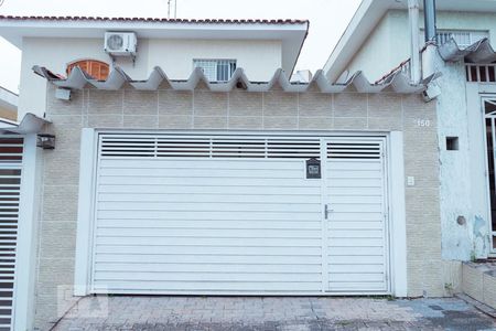 Casa à venda com 250m², 3 quartos e 2 vagasFachada