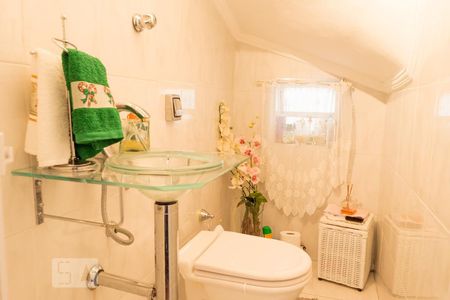 Casa à venda com 250m², 3 quartos e 2 vagasLavabo