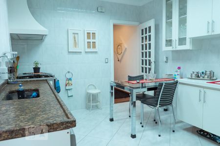 Casa à venda com 250m², 3 quartos e 2 vagasCozinha