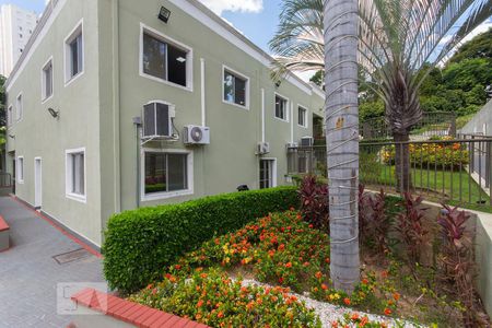 Apartamento para alugar com 58m², 2 quartos e 1 vaga Apartamento para alugar com 58m², 2 quartos e 1 vagaFachada