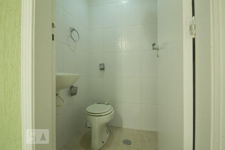 Casa à venda com 174m², 3 quartos e 3 vagas Casa à venda com 174m², 3 quartos e 3 vagasBanheiro de Serviço