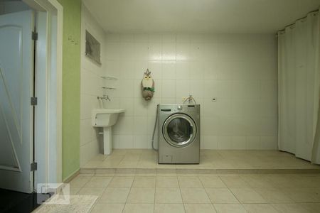 Casa à venda com 174m², 3 quartos e 3 vagas Casa à venda com 174m², 3 quartos e 3 vagasÁrea de Serviço