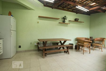 Casa à venda com 174m², 3 quartos e 3 vagas Casa à venda com 174m², 3 quartos e 3 vagasEspaço Gourmet
