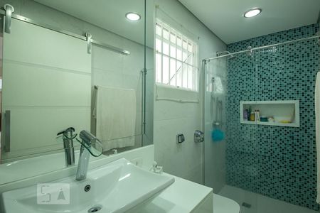 Casa à venda com 174m², 3 quartos e 3 vagas Casa à venda com 174m², 3 quartos e 3 vagasBanheiro da Suíte