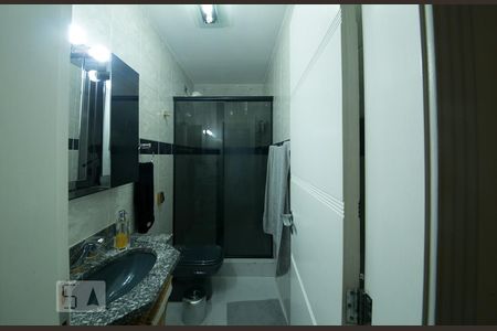 Casa à venda com 174m², 3 quartos e 3 vagas Casa à venda com 174m², 3 quartos e 3 vagasBanheiro