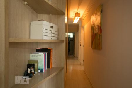 Casa à venda com 174m², 3 quartos e 3 vagas Casa à venda com 174m², 3 quartos e 3 vagasCorredor