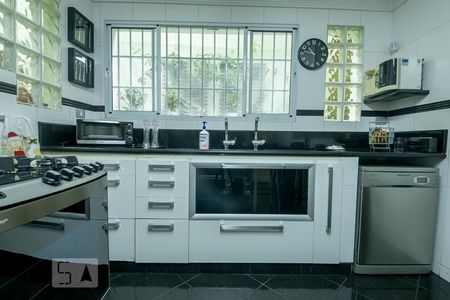 Casa à venda com 174m², 3 quartos e 3 vagas Casa à venda com 174m², 3 quartos e 3 vagasCozinha