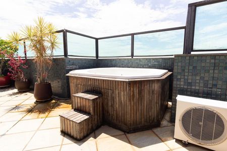 Apartamento à venda com 176m², 3 quartos e 2 vagasPiscina