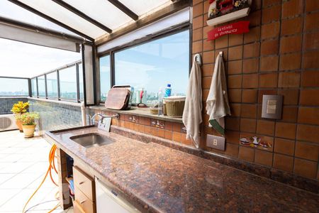 Apartamento à venda com 176m², 3 quartos e 2 vagasChurrasqueira