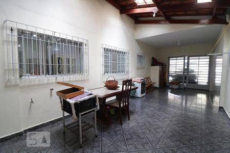Casa à venda com 120m², 3 quartos e 5 vagasQuintal