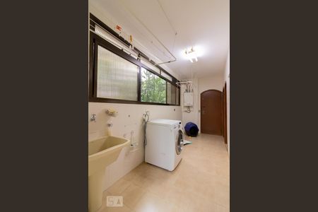 Apartamento à venda com 267m², 4 quartos e 3 vagas Apartamento à venda com 267m², 4 quartos e 3 vagasÁrea de Serviço