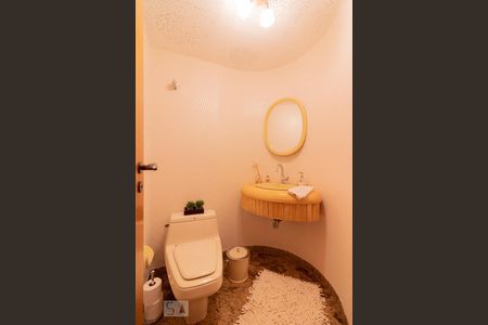 Apartamento à venda com 267m², 4 quartos e 3 vagas Apartamento à venda com 267m², 4 quartos e 3 vagasLavabo