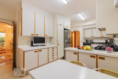 Apartamento à venda com 267m², 4 quartos e 3 vagas Apartamento à venda com 267m², 4 quartos e 3 vagasCozinha