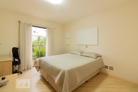 Apartamento à venda com 267m², 4 quartos e 3 vagas Apartamento à venda com 267m², 4 quartos e 3 vagasQuarto 4