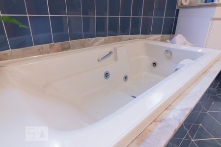 Apartamento à venda com 267m², 4 quartos e 3 vagas Apartamento à venda com 267m², 4 quartos e 3 vagasBanheiro Suíte 2