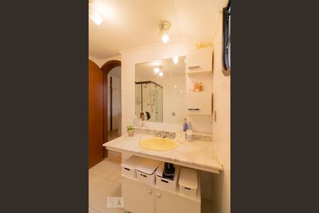 Apartamento à venda com 267m², 4 quartos e 3 vagas Apartamento à venda com 267m², 4 quartos e 3 vagasBanheiro Suíte 1