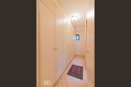 Apartamento à venda com 267m², 4 quartos e 3 vagas Apartamento à venda com 267m², 4 quartos e 3 vagasSuíte 2