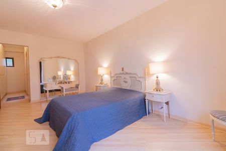 Apartamento à venda com 267m², 4 quartos e 3 vagas Apartamento à venda com 267m², 4 quartos e 3 vagasSuíte 2