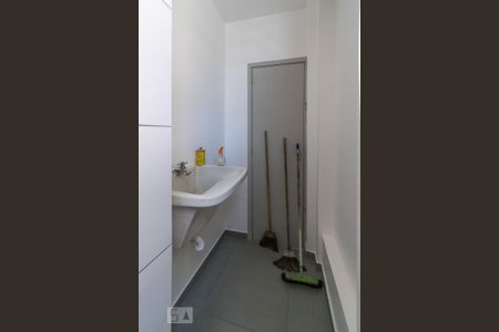 Apartamento para alugar com 75m², 3 quartos e 1 vagaÁrea de Serviço - Entrada de serviço