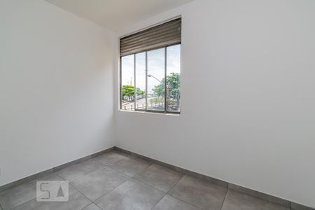 Quarto 1 de apartamento para alugar com 3 quartos, 75m² em Irajá, Rio de Janeiro