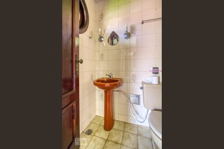 Lavabo de casa para alugar com 3 quartos, 120m² em Bacacheri, Curitiba