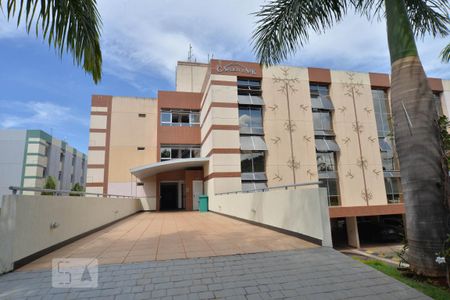 Apartamento para alugar com 27m², 1 quarto e 1 vaga Apartamento para alugar com 27m², 1 quarto e 1 vagaFachada do Condomínio