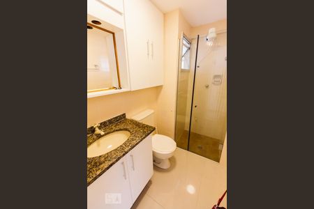 Apartamento para alugar com 70m², 3 quartos e 2 vagasBanheiro