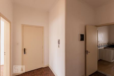 Corredor de apartamento para alugar com 3 quartos, 109m² em Consolação, São Paulo