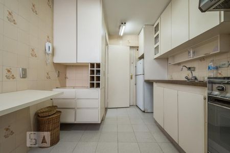 Apartamento para alugar com 75m², 2 quartos e 1 vaga Apartamento para alugar com 75m², 2 quartos e 1 vagaCozinha