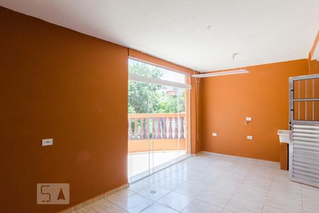 Casa para alugar com 90m², 1 quarto e 1 vaga Casa para alugar com 90m², 1 quarto e 1 vagaCozinha e área de serviço 2