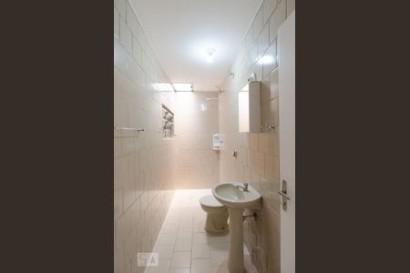 Banheiro de casa para alugar com 1 quarto, 90m² em Taboão, São Bernardo do Campo