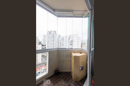 varanda de apartamento para alugar com 2 quartos, 63m² em Chácara Inglesa, São Paulo
