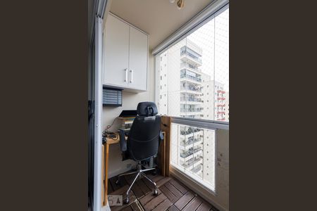 varanda de apartamento para alugar com 2 quartos, 63m² em Chácara Inglesa, São Paulo