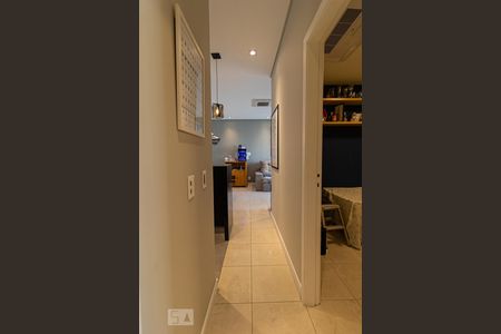 Corredor de apartamento para alugar com 2 quartos, 70m² em Santa Cecília, São Paulo