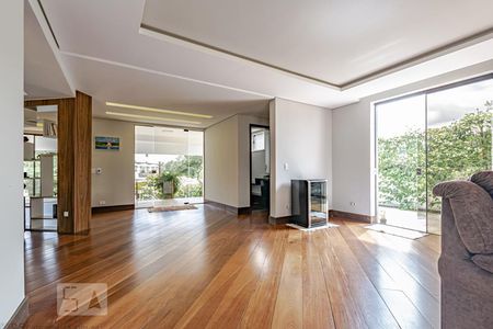 Sala de casa para alugar com 5 quartos, 1000m² em Vista Alegre, Curitiba