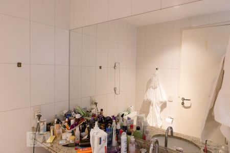 Apartamento à venda com 144m², 4 quartos e 2 vagasBanheiro da Suíte 1