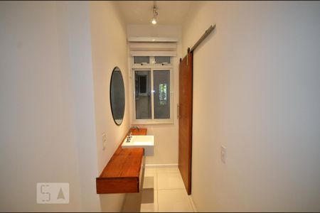 Apartamento para alugar com 80m², 2 quartos e sem vagaBanheiro da Suíte