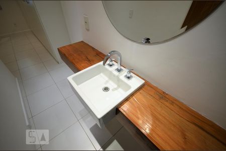 Apartamento para alugar com 80m², 2 quartos e sem vagaBanheiro da Suíte
