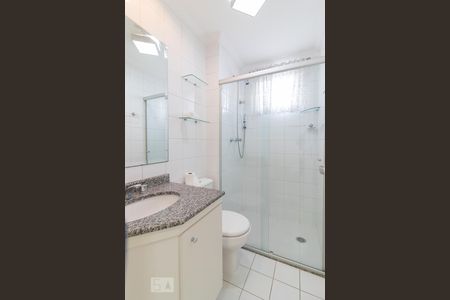 Apartamento para alugar com 72m², 3 quartos e 2 vagas Apartamento para alugar com 72m², 3 quartos e 2 vagasBanheiro