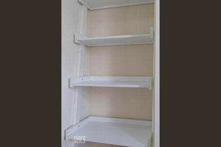 Apartamento para alugar com 72m², 3 quartos e 2 vagas Apartamento para alugar com 72m², 3 quartos e 2 vagasQuarto 2 detalhe