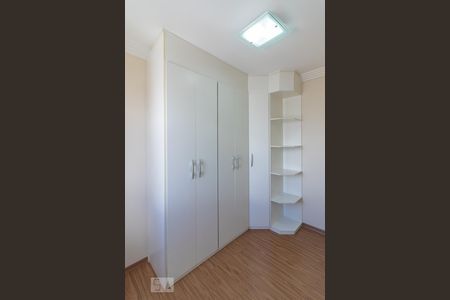 Apartamento para alugar com 72m², 3 quartos e 2 vagas Apartamento para alugar com 72m², 3 quartos e 2 vagasQuarto 1 detalhe